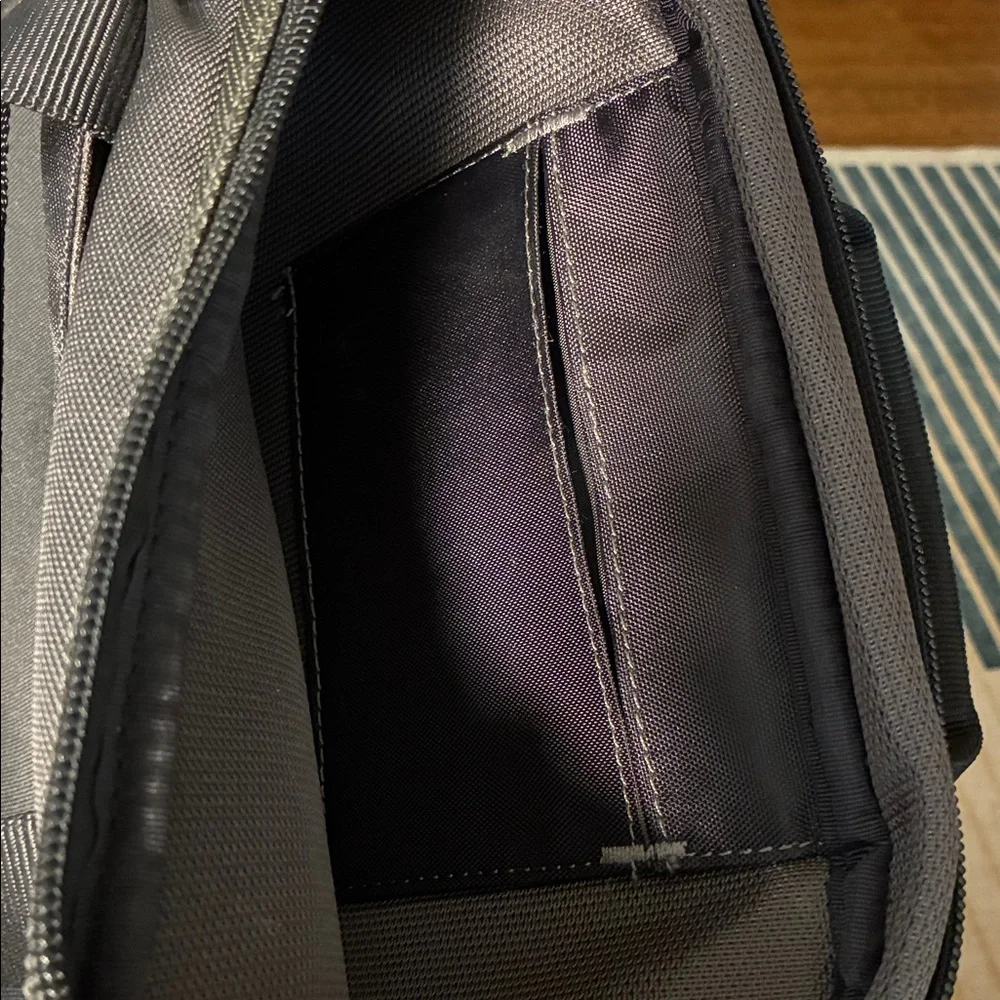 incase Ballistic Nylon Laptop Bag Unisex